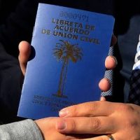 Se duplican las uniones civiles entre chilenos y extranjeros