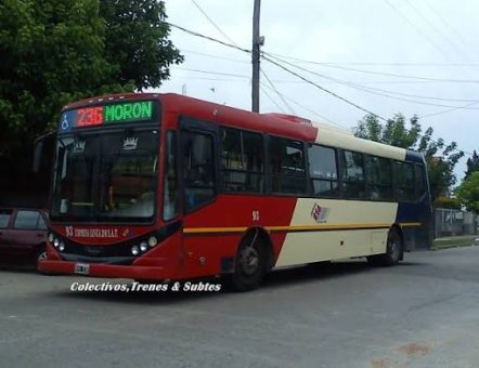 Robó una micro y se puso a trabajar: hizo el recorrido hasta que lo pillaron