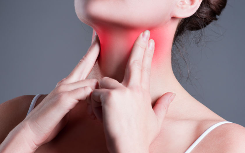 El sexo oral aumenta el riesgo de cáncer de garganta más que fumar