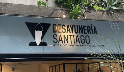 Polémica por logo de cafetería en Santiago
