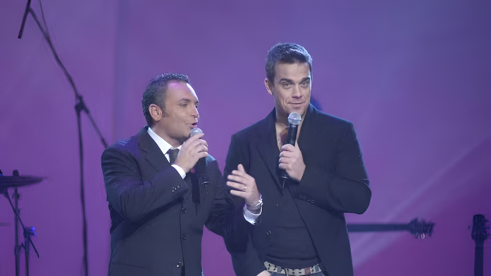 Robbie Williams asegura que entrevista con Lucho Jara fue “como estar en ácidos”