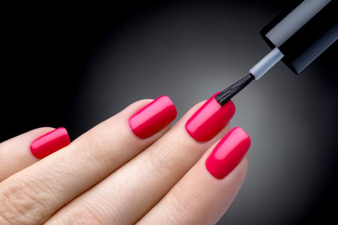 La nueva tendencia de uñas en 2026 es no pintárselas