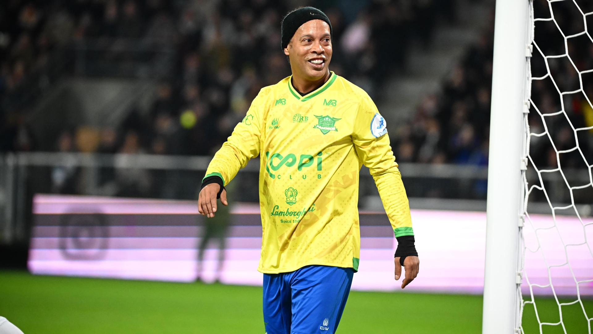 Coté López revela romance con Ronaldinho