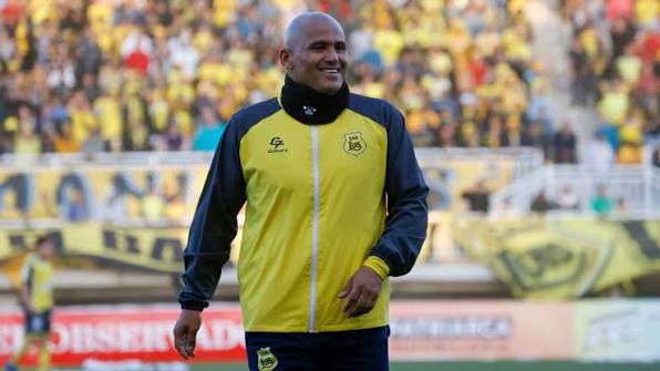 Chupete Suazo puede hacer historia: San Luis está a un triunfo del ascenso