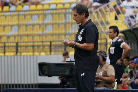 Mario Salas tras derrota ante la UC: "Colo Colo no puede ser 'Valdivia-dependiente'"