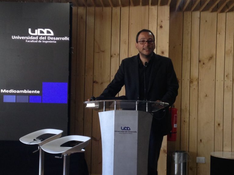 Alex Godoy-Faúndez, Director del Centro de Investigación en Sustentabilidad