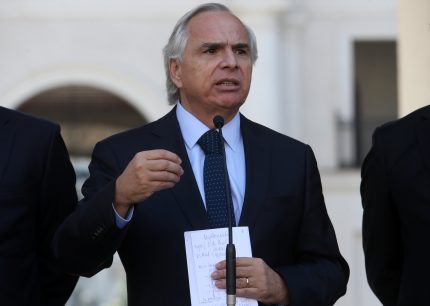 Chadwick por subsecretario Castillo en caso Frei Montalva: "No tiene ninguna responsabilidad penal"