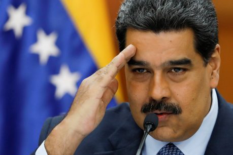 Venezuela acusa envío de periodistas extranjeros "sin los requisitos mínimos que exige la ley"