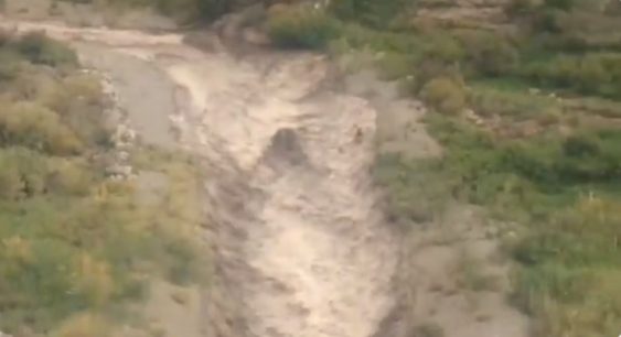 Onemi llama a subir a sectores altos por crecimiento en caudal de quebrada en región de Tarapacá