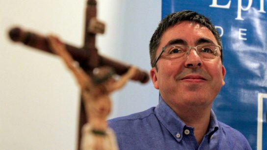 Jaime Coiro, vocero de la Conferencia Episcopal: "Si la iglesia hubiera hecho su trabajo, no tendríamos que hacer una cumbre internacional"
