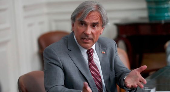 Iván Moreira pide no fomentar "lucha de clases" y cuestiona a subsecretaria Alejandra Bravo por acceso a playas