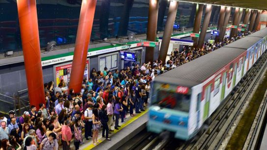 Súper Lunes: Transantiago reforzará su servicio y Metro aumentará frecuencia