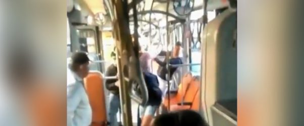 Vocero del Movilh analizó la pena que arriesgan los sujetos que agredieron a un joven a bordo de Transantiago