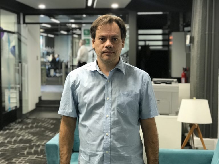 Guillermo Paraje: "La cifra que más impresionó son los 37 muertos por día (en Chile) relacioandos directamente por consumo de alcohol"