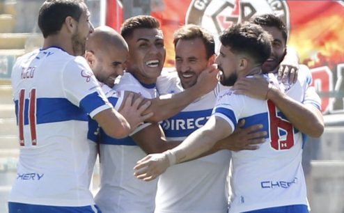 Universidad Católica venció a Colo Colo y es líder del Torneo Nacional