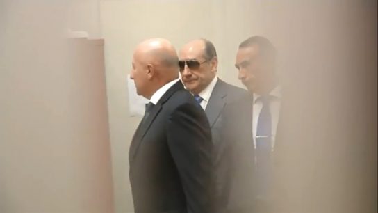 Departamentos, parcela y un Porsche: La lista de bienes embargados a Fuente-Alba