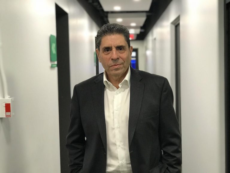 Mauricio Rojas, de la UDD: "Todas las economías desarrolladas han bajado el impuesto a las empresas y Chile va en la dirección contraria"