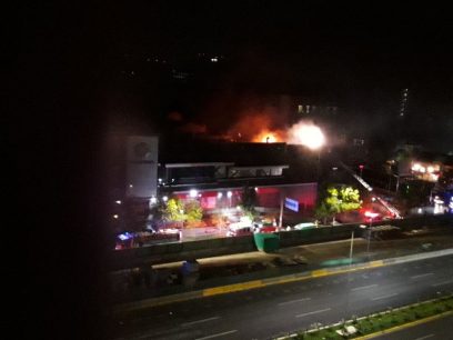 Incendio afectó al mall Parque Arauco en Las Condes