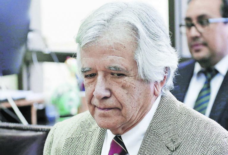 Justicia decreta arresto domiciliario total para Carlos Cardoen