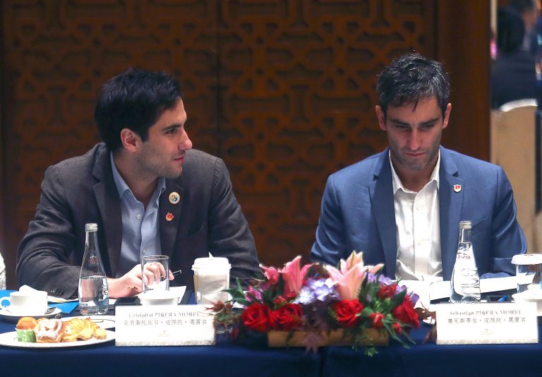 Gira a Asia: Presentan requerimientos en Contraloría por presencia de hijos de Piñera