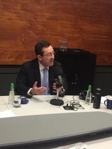 Ángel Cabrera: "Si la guerra comercial se endurece, no me extrañaría que el dólar llegue a los Ch$700"