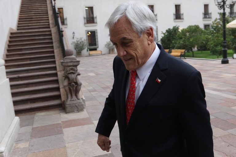 Encuesta Cadem: Aprobación de Piñera y su Gabinete llegan a su nivel más bajo