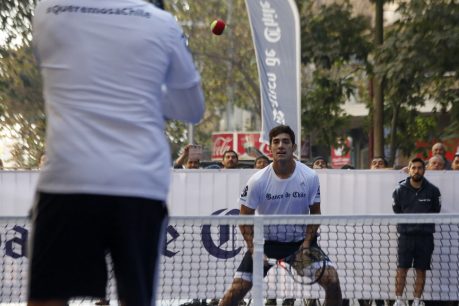 Cristian Garin logra su primer triunfo en Roland Garros: Vence en tres set al 58 del mundo