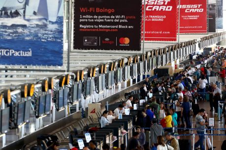 Por huelga general: Aerolíneas cancelan vuelos Chile-Argentina para este miércoles