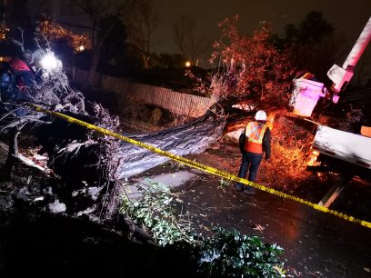 Corte de luz: Clientes sin suministro eléctrico en la Región Metropolitana superan los 216 mil