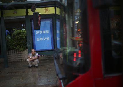 China acusa a Estados Unidos de "terrorismo económico" en la guerra comercial