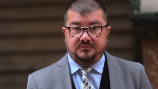 Fiscal Sergio Moya es acusado de obstruir "gravemente la investigación" de Operación Huracán