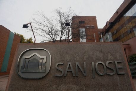 Paro en Hospital San José: Colegio Médico asegura que hay "una situación insegura para los pacientes"