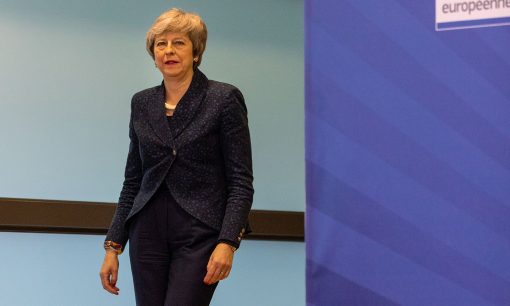 Reino Unido: Theresa May firmará su renuncia pero permanecerá hasta la elección de su sucesor