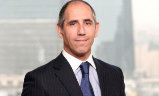 Miguel Mata, gerente general Banco Santander: "Hay ocho casos de gente (clientes del banco) que sufrió fraude"