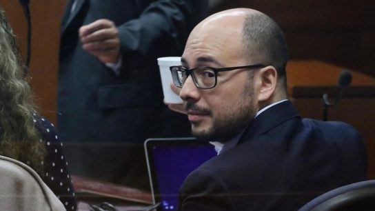 Fiscalía a defensa de Nicolás López por denuncia en Viña del Mar: "Es un delito de violación"