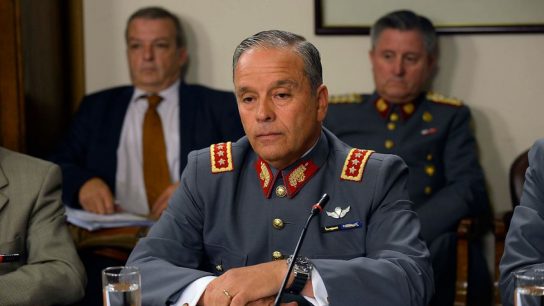 Ordenan detención del excomandante en Jefe del Ejército Humberto Oviedo