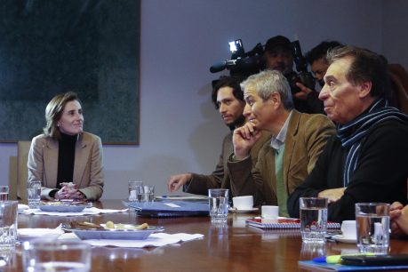 Presidente del Colegio de Profesores llega al Mineduc para reunirse con Marcela Cubillos