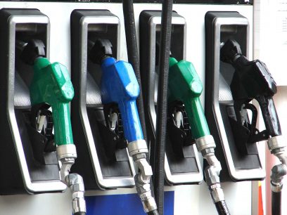 Este jueves vuelven a subir los precios de los combustibles