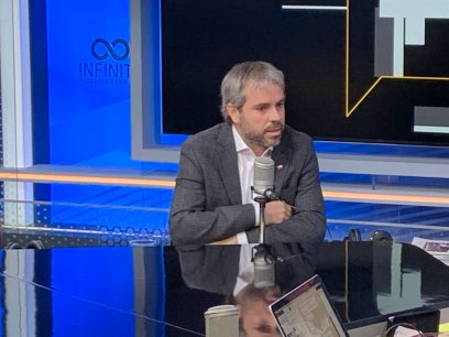 Blumel respondió a dichos de exministro Valente: Permanencia es "por hacer bien o no el trabajo"