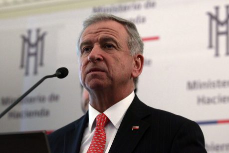 Felipe Larraín, ministro de Hacienda: "Que cada uno viva con sus proyecciones"