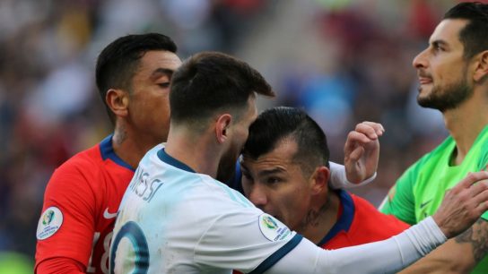 Messi recibe una fecha de castigo y una multa en dinero tras ser expulsado ante Chile