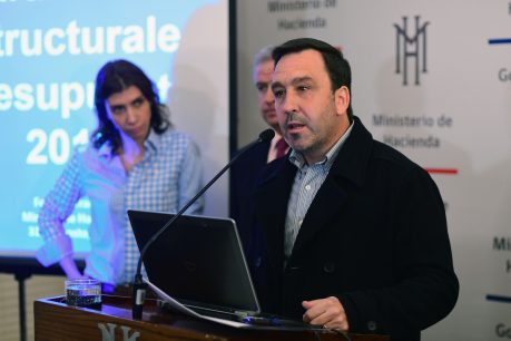 Juan Pablo Swett: "¿Cómo es posible que se presentara un proyecto de ley con cero estudios detrás del impacto económico que pueden tener ellos?"
