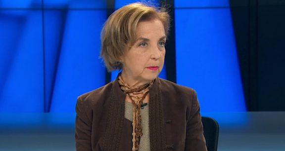 Ministra de Transportes por caso Línea Azul: "Haremos una revisión del 100% de los buses"