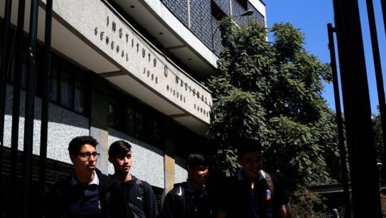 ¿Por qué el Instituto Nacional y el Liceo 7 no serán mixtos en 2020?