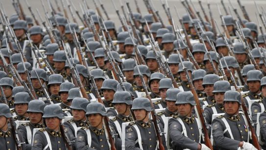 Presunto espionaje en Ejército: Parlamentarios citan a director de DINE