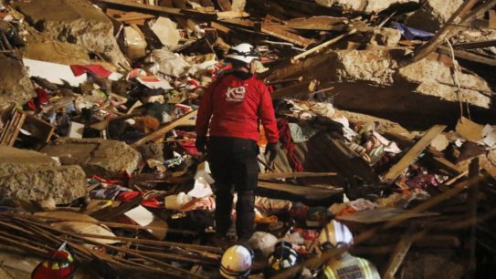 Derrumbe el Valparaíso: Equipos de rescate concentran esfuerzos en búsqueda de desaparecidos