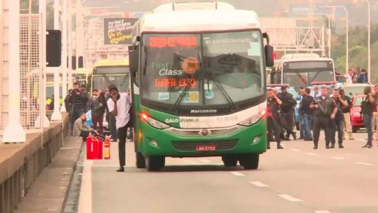 Brasil: Muere abatido por la policía el secuestrador de un bus