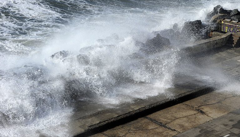 Experto en oceánica nos responde: ¿Chile corre peligro con el aumento del nivel del mar ante el cambio climático?