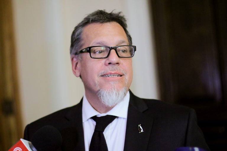 Senador Lagos: "El ministro tenía contemplado para el presupuesto del año que viene (...) la recaudación de la Ref. tributaria que no está aprobada"