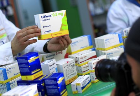 Experta por la nueva Política Nacional de Medicamentos: "Si el objetivo es reducir lo que paga el usuario, esto sin duda ayuda, pero es insuficiente